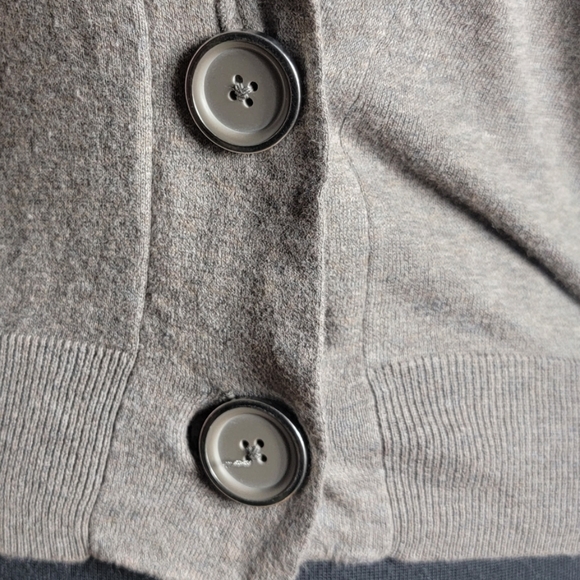 In Stitches short sleeve cardigan size medium - Picture 4 of 6